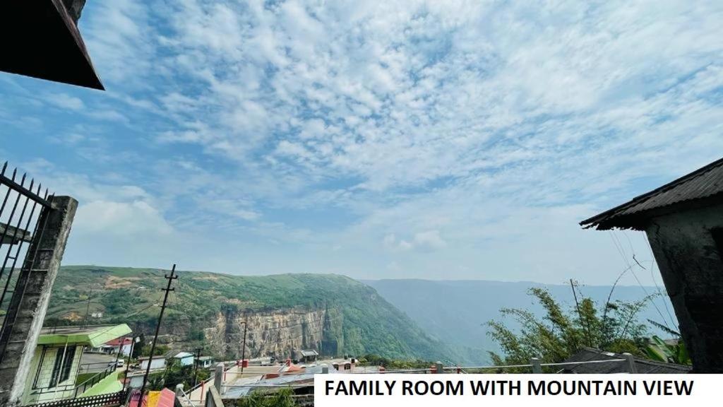 Odyssey'S Pateng Homestay, Cherrapunji Exteriör bild
